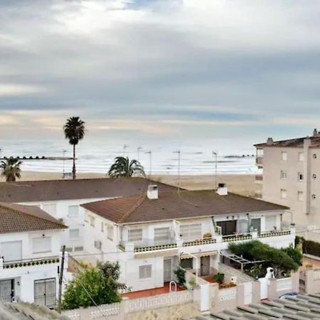 Nice Beachside 2-Bd Apt Near Barcelona Куніт Екстер'єр фото