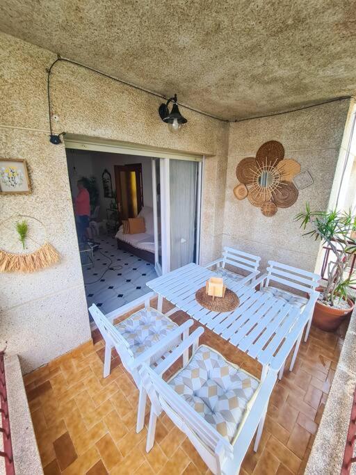 Nice Beachside 2-Bd Apt Near Barcelona Куніт Екстер'єр фото
