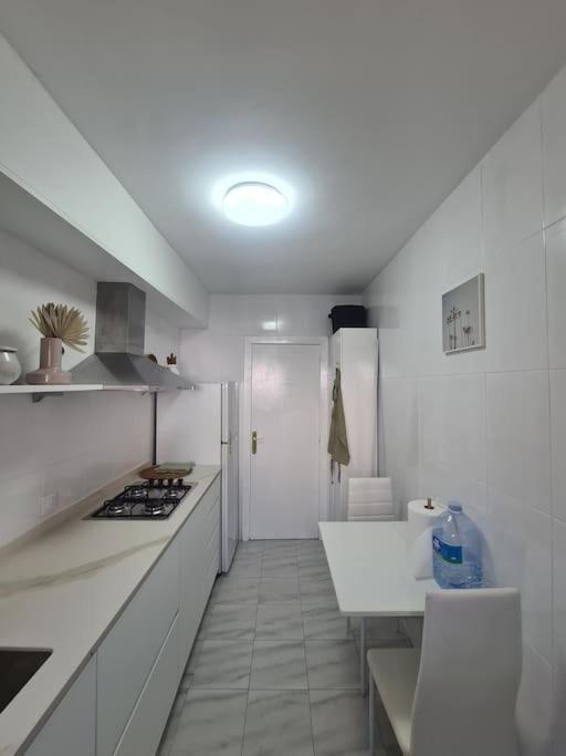 Nice Beachside 2-Bd Apt Near Barcelona Куніт Екстер'єр фото