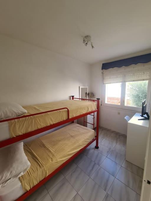 Nice Beachside 2-Bd Apt Near Barcelona Куніт Екстер'єр фото