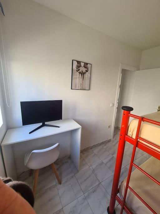 Nice Beachside 2-Bd Apt Near Barcelona Куніт Екстер'єр фото