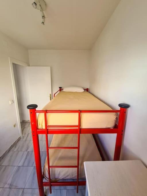 Nice Beachside 2-Bd Apt Near Barcelona Куніт Екстер'єр фото