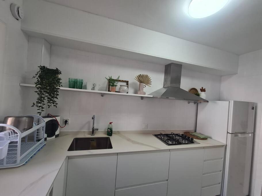 Nice Beachside 2-Bd Apt Near Barcelona Куніт Екстер'єр фото