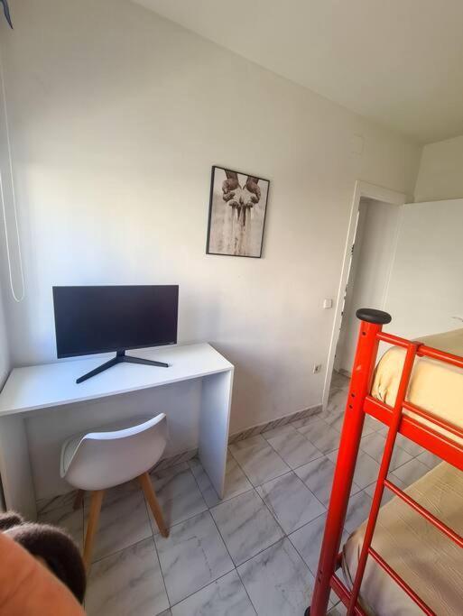 Nice Beachside 2-Bd Apt Near Barcelona Куніт Екстер'єр фото