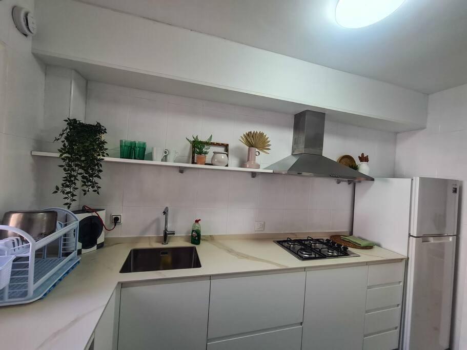 Nice Beachside 2-Bd Apt Near Barcelona Куніт Екстер'єр фото